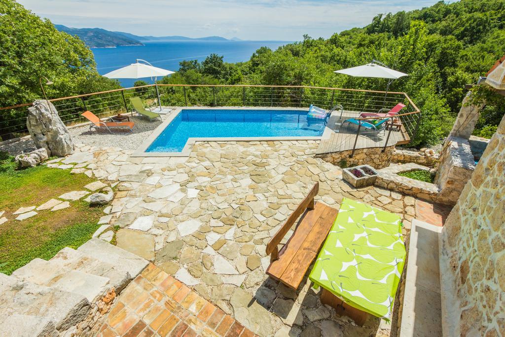 Ivanini Secluded Stone Villa With A Stunning View Brseč Екстериор снимка