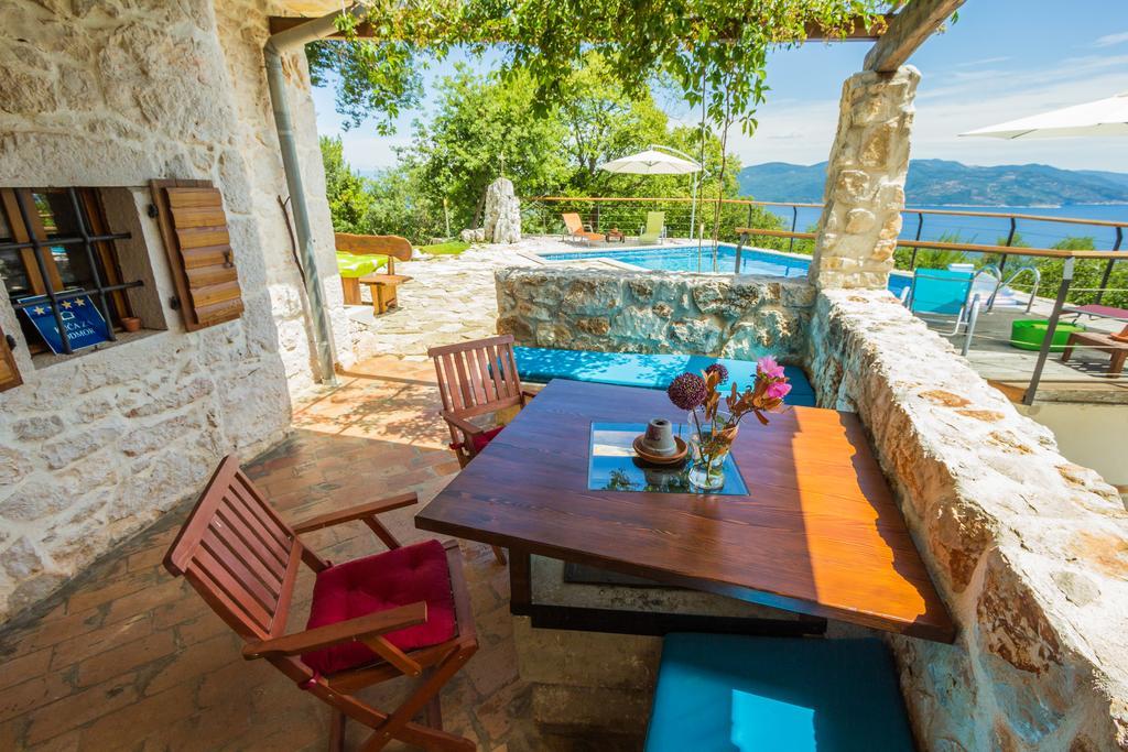 Ivanini Secluded Stone Villa With A Stunning View Brseč Екстериор снимка