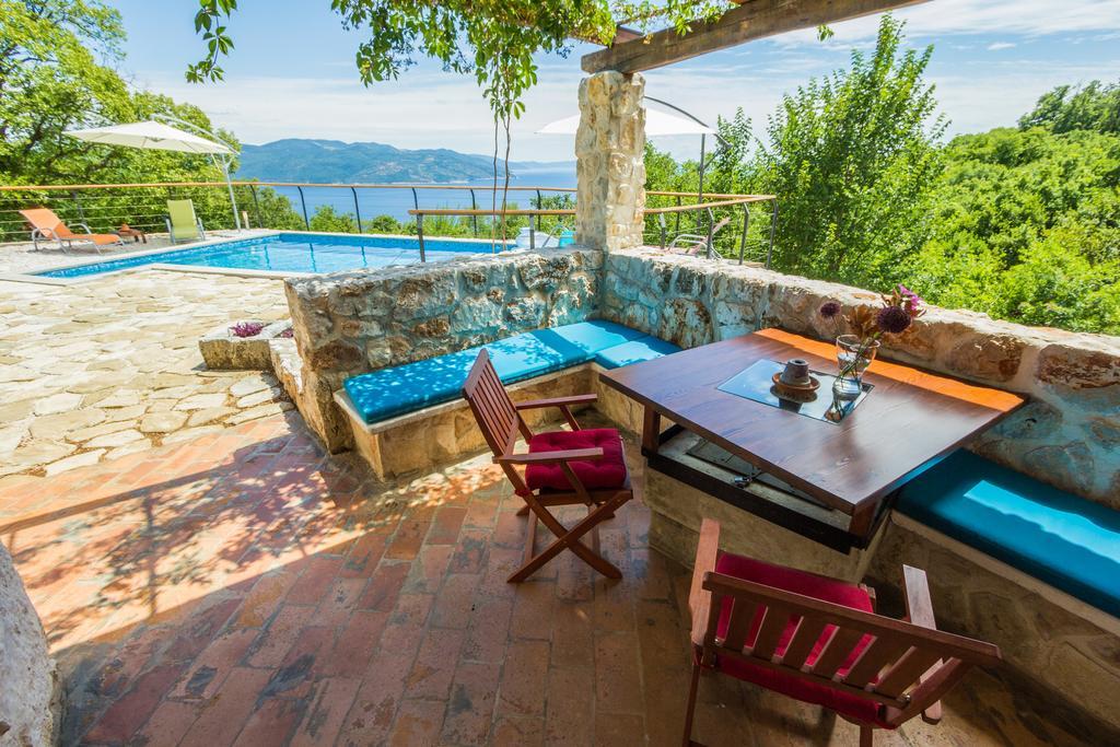 Ivanini Secluded Stone Villa With A Stunning View Brseč Екстериор снимка
