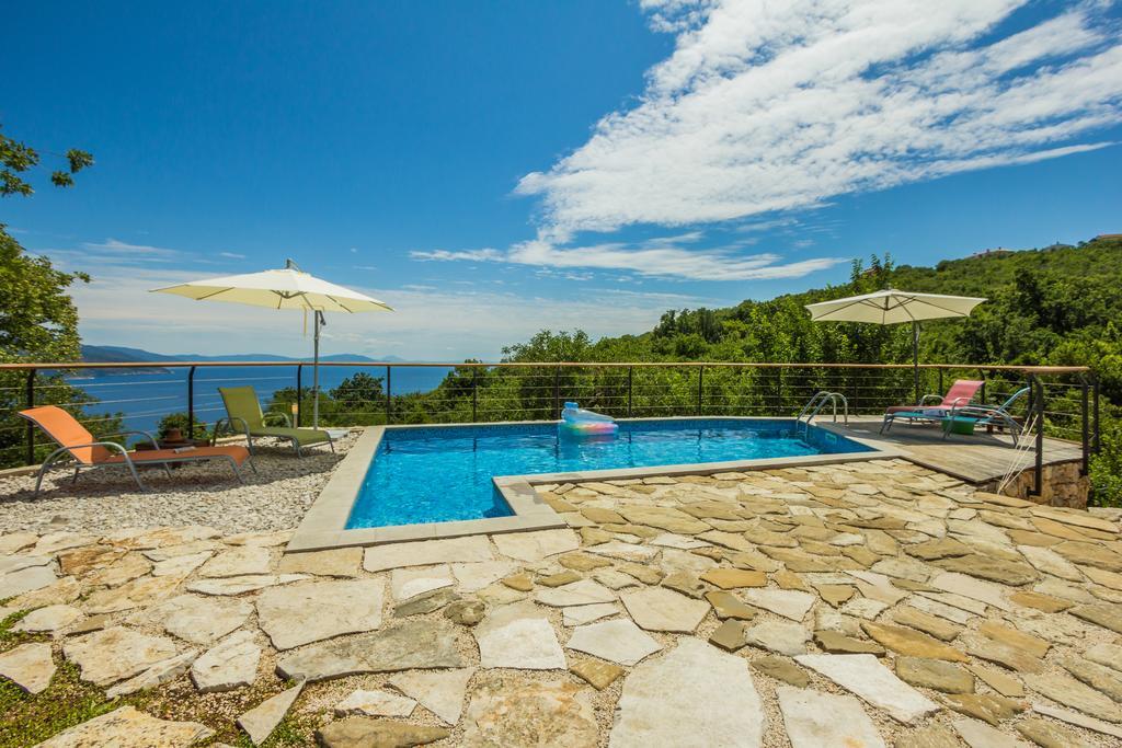 Ivanini Secluded Stone Villa With A Stunning View Brseč Екстериор снимка