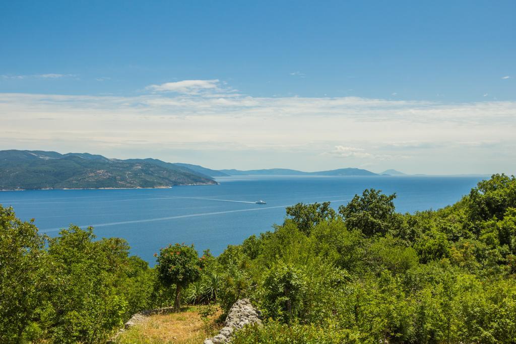 Ivanini Secluded Stone Villa With A Stunning View Brseč Екстериор снимка