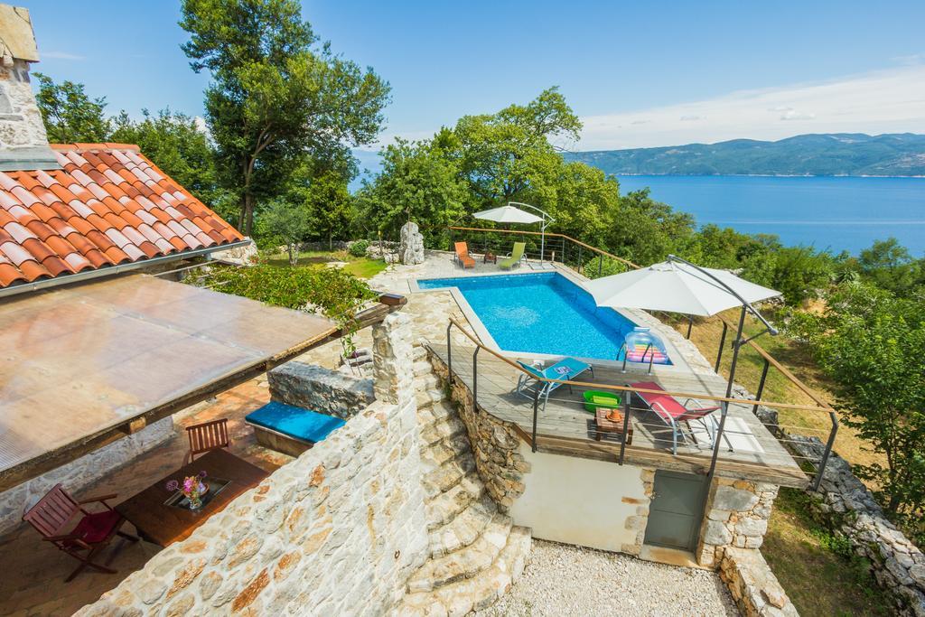 Ivanini Secluded Stone Villa With A Stunning View Brseč Екстериор снимка