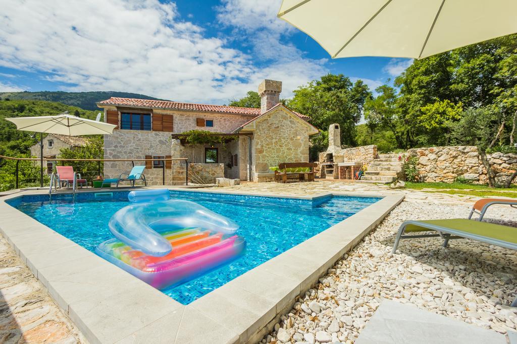 Ivanini Secluded Stone Villa With A Stunning View Brseč Екстериор снимка